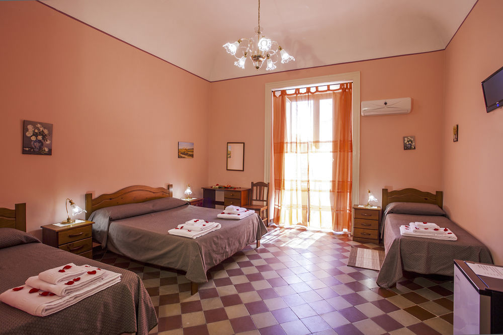 リポスト Siciliaetnamare Bed & Breakfast エクステリア 写真