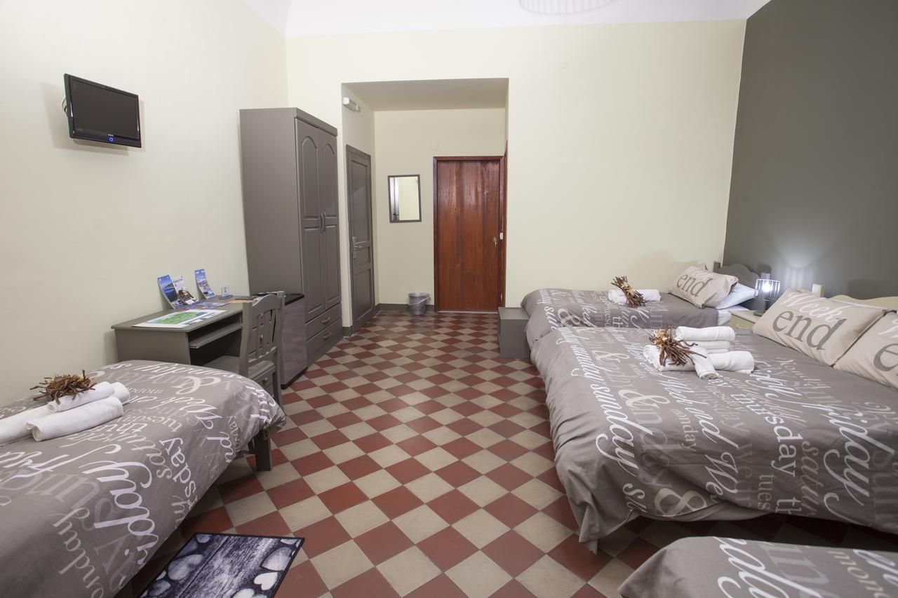 リポスト Siciliaetnamare Bed & Breakfast エクステリア 写真