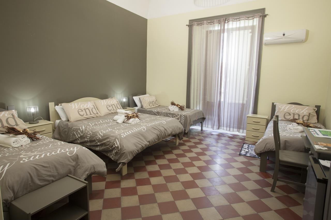 リポスト Siciliaetnamare Bed & Breakfast エクステリア 写真