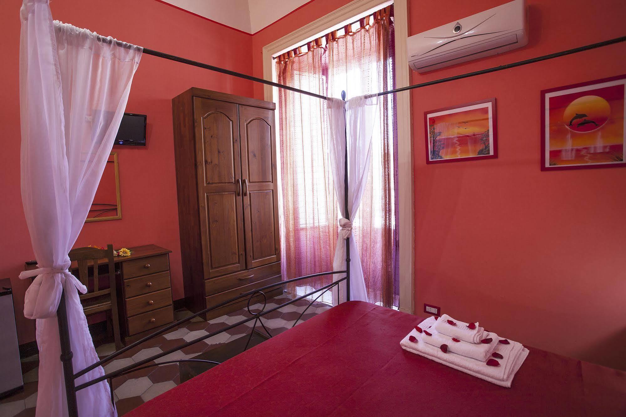 リポスト Siciliaetnamare Bed & Breakfast エクステリア 写真