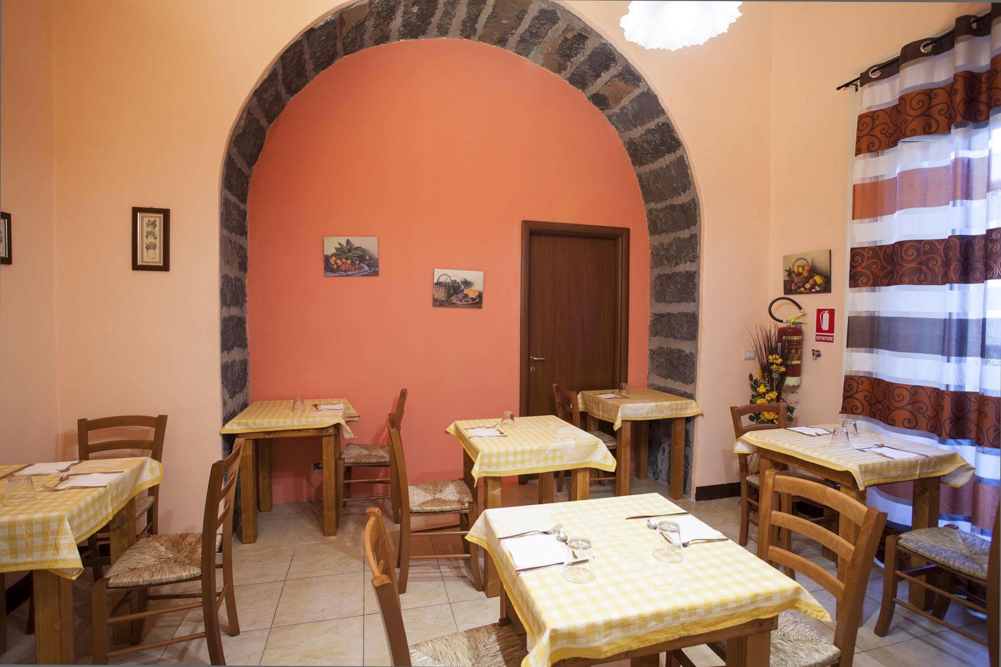 リポスト Siciliaetnamare Bed & Breakfast エクステリア 写真