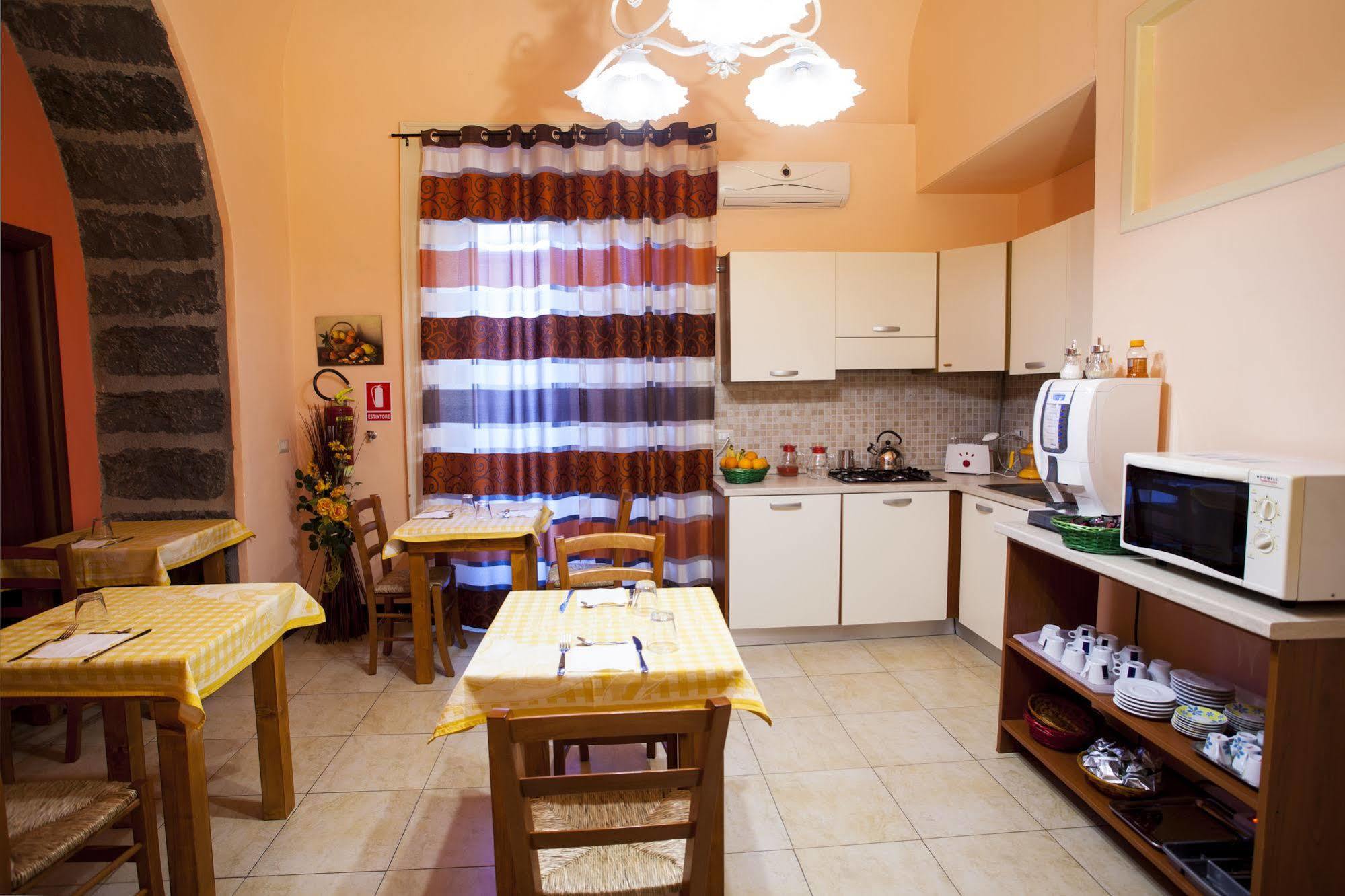 リポスト Siciliaetnamare Bed & Breakfast エクステリア 写真